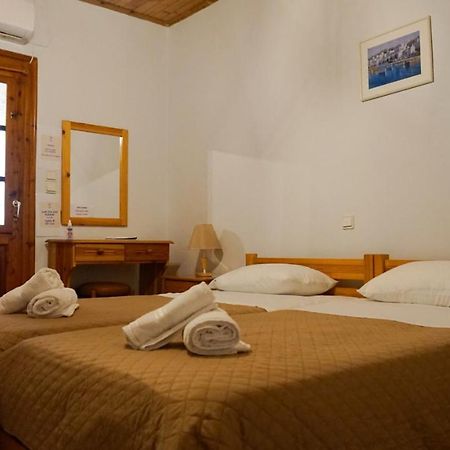 Soula Rooms Kini Exterior foto