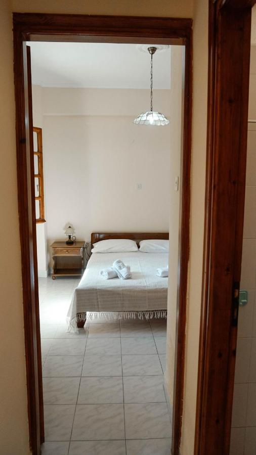 Soula Rooms Kini Exterior foto
