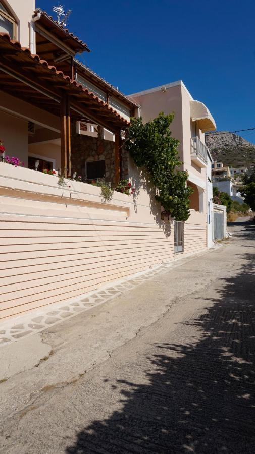 Soula Rooms Kini Exterior foto