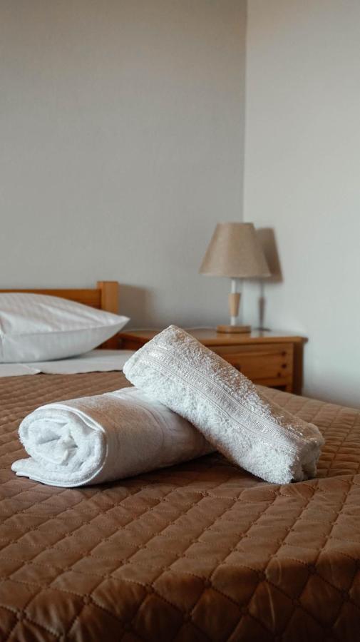 Soula Rooms Kini Exterior foto