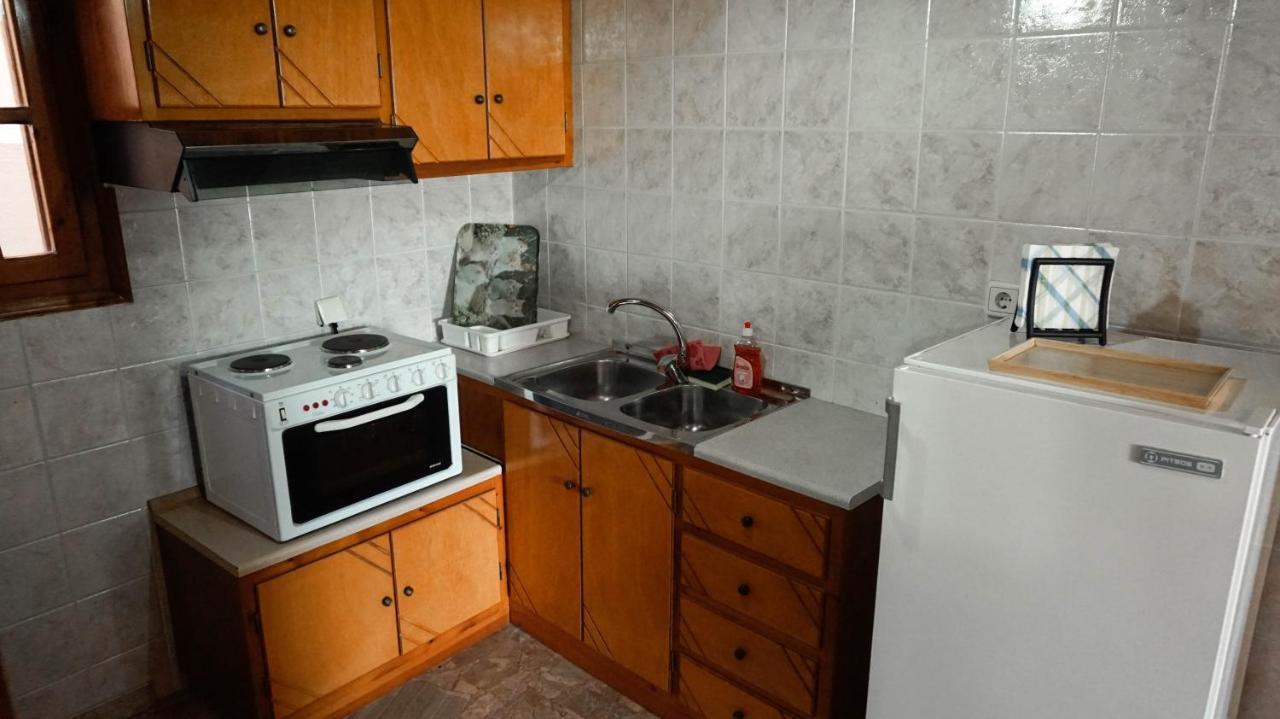 Soula Rooms Kini Exterior foto