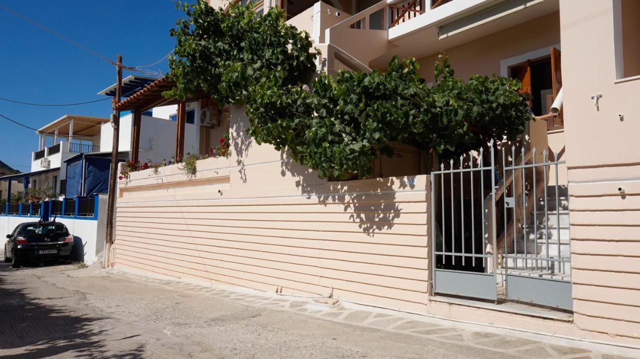 Soula Rooms Kini Exterior foto