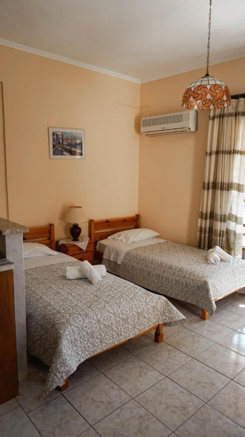 Soula Rooms Kini Exterior foto