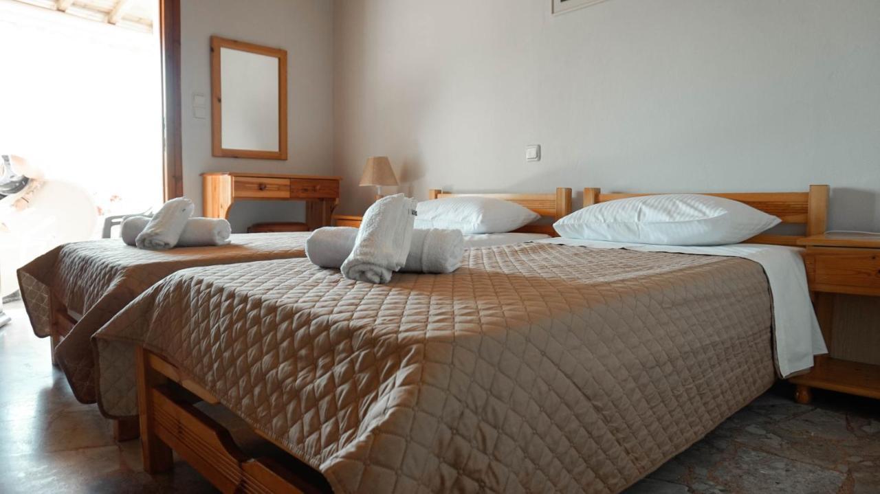 Soula Rooms Kini Exterior foto